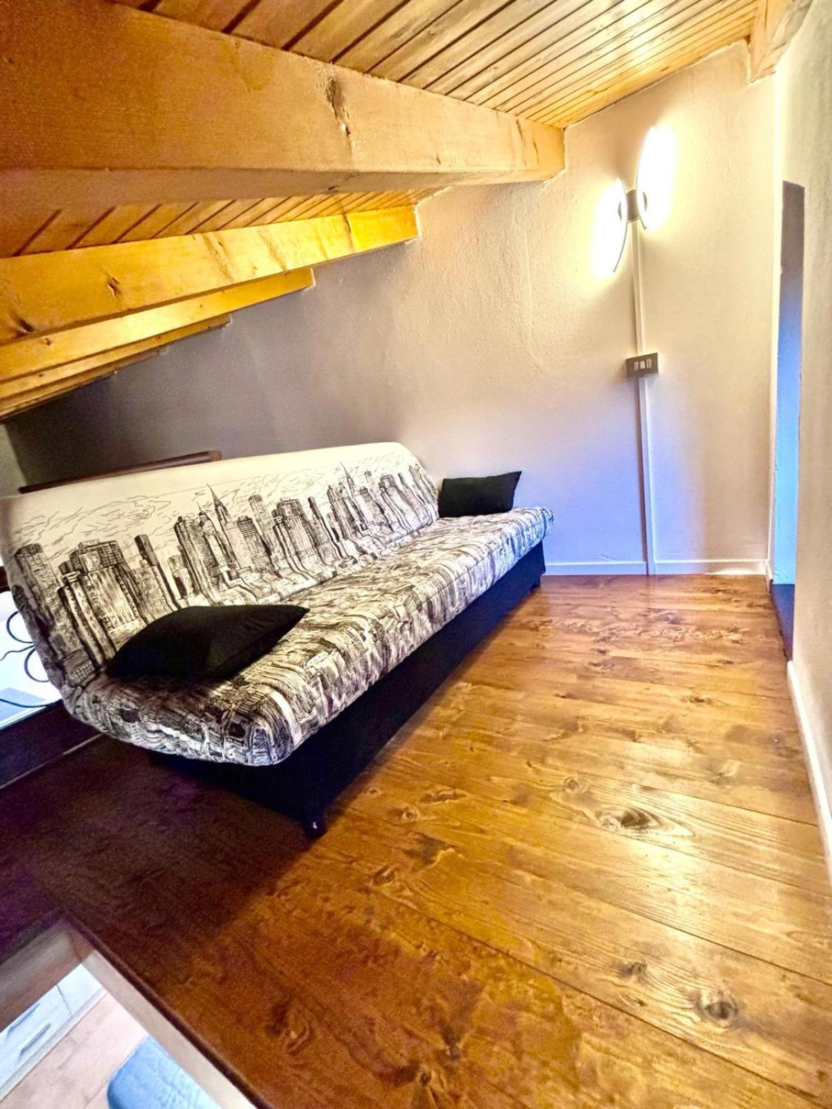 Vittoria Holiday House - Tulip Apartment And Tulip Room Stresa Buitenkant foto