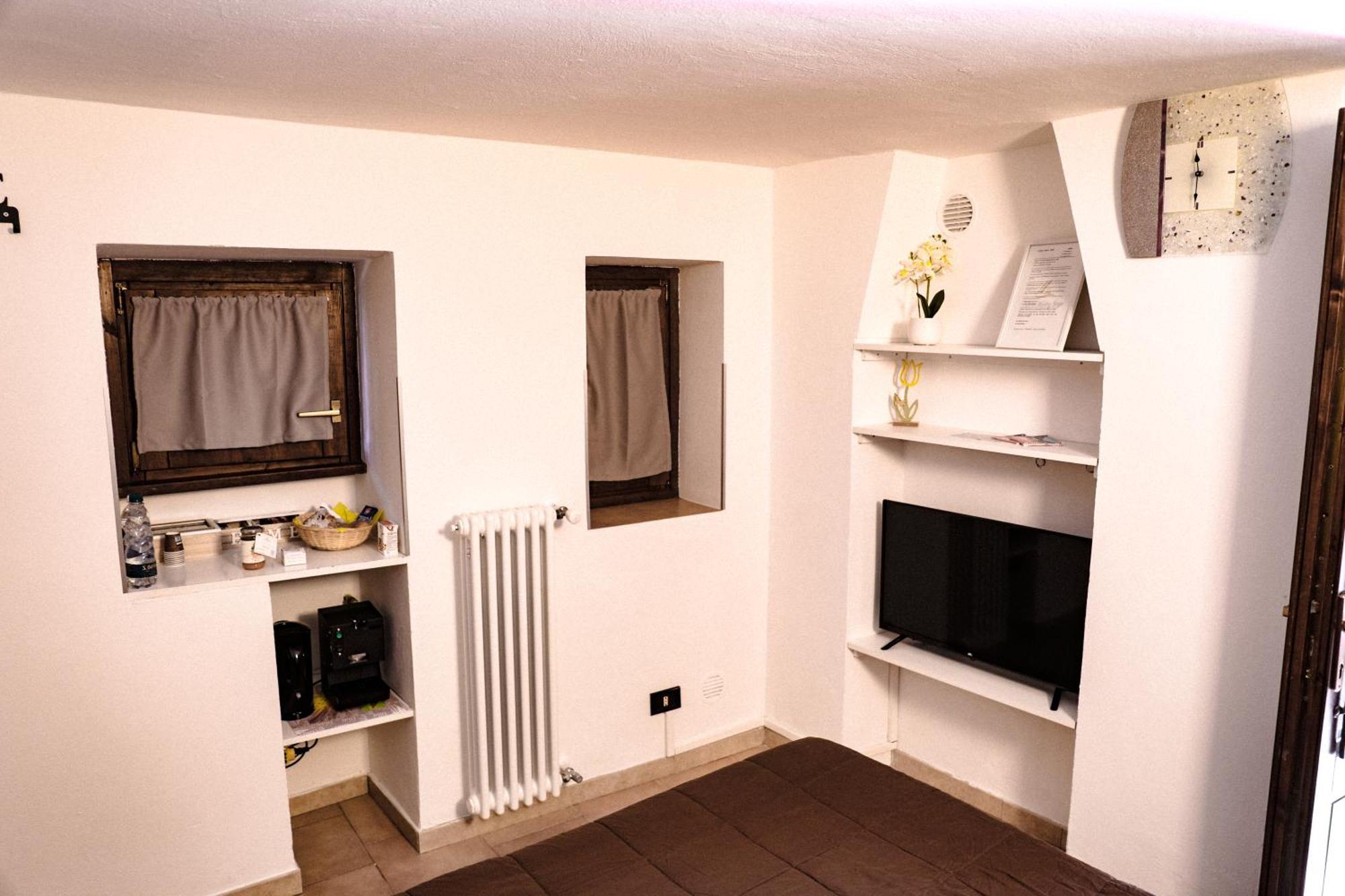Vittoria Holiday House - Tulip Apartment And Tulip Room Stresa Buitenkant foto