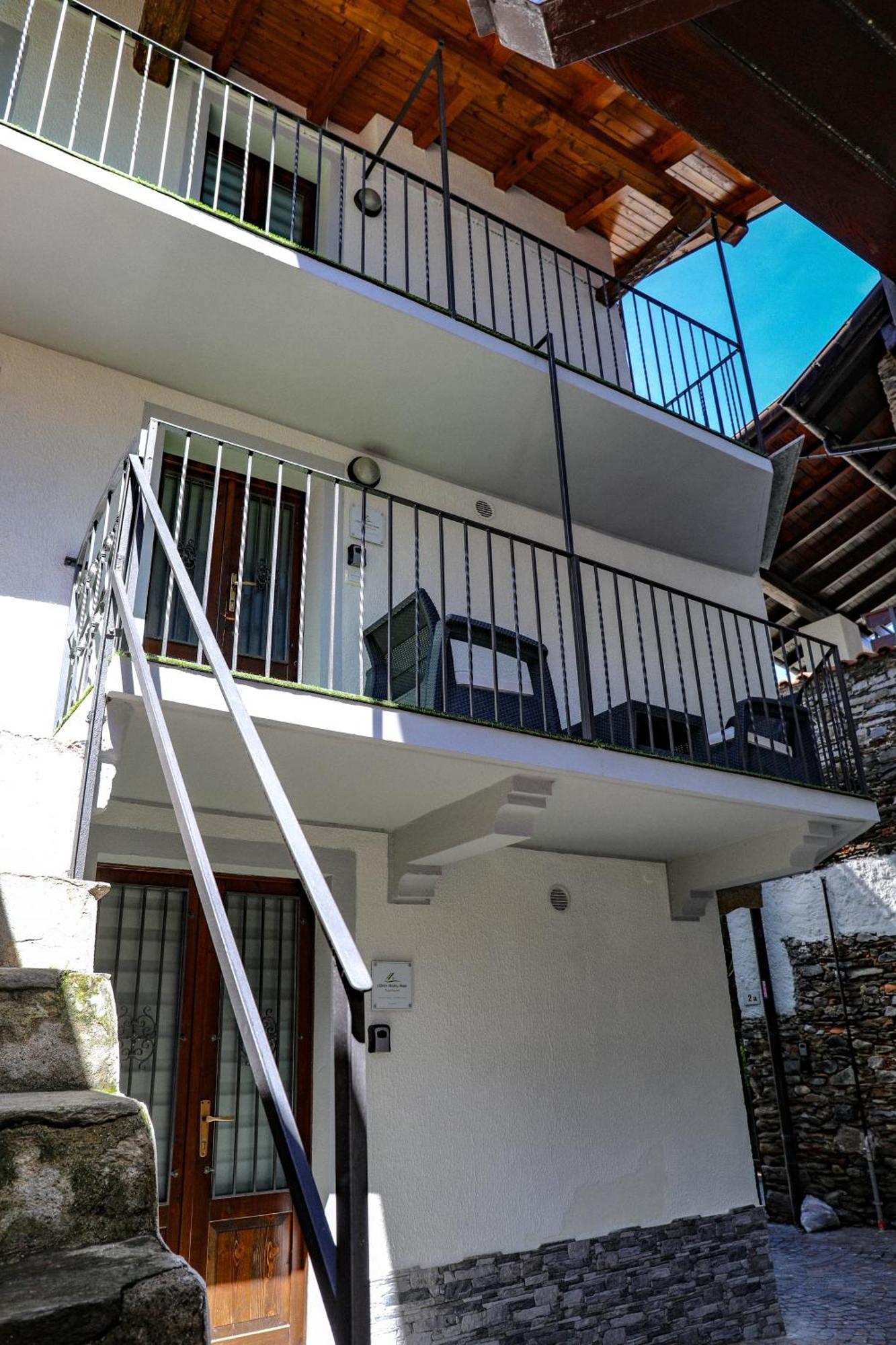 Vittoria Holiday House - Tulip Apartment And Tulip Room Stresa Buitenkant foto