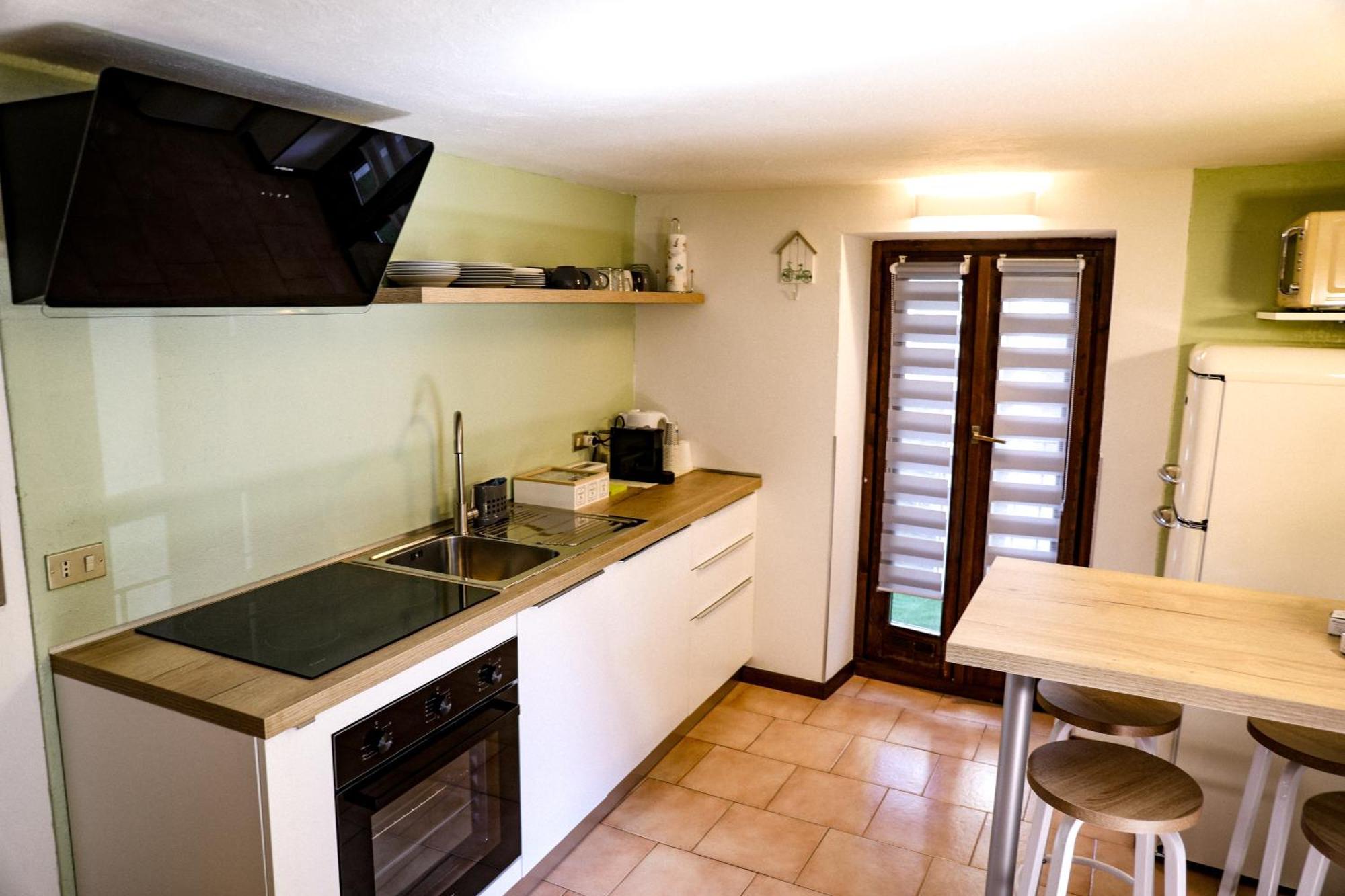 Vittoria Holiday House - Tulip Apartment And Tulip Room Stresa Buitenkant foto