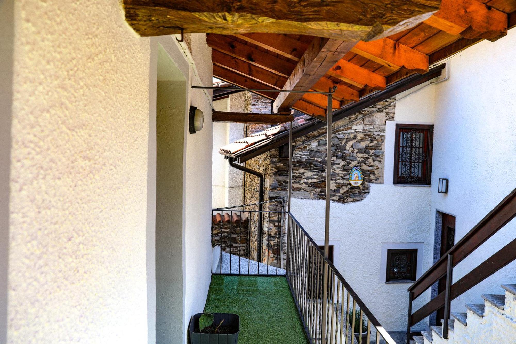 Vittoria Holiday House - Tulip Apartment And Tulip Room Stresa Buitenkant foto